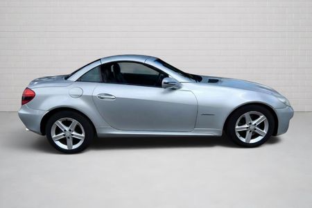 2011-Mercedes-Benz-SLK-200-Auto_6