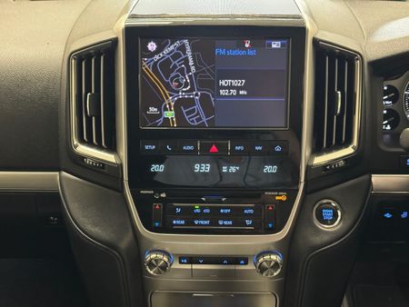 2019-Toyota-Land-Cruiser-200-45-D-V8-VX-R-Auto_12