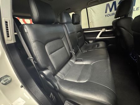2019-Toyota-Land-Cruiser-200-45-D-V8-VX-R-Auto_15