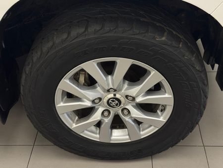 2019-Toyota-Land-Cruiser-200-45-D-V8-VX-R-Auto_18