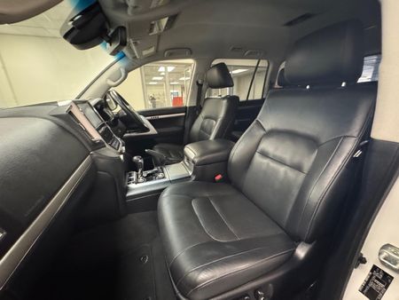 2019-Toyota-Land-Cruiser-200-45-D-V8-VX-R-Auto_6