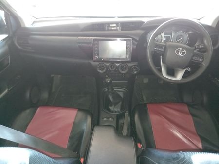 2021-Toyota-Hilux-24-GD-6-Raider-4x4-Double-Cab_5