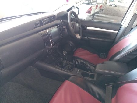 2021-Toyota-Hilux-24-GD-6-Raider-4x4-Double-Cab_6