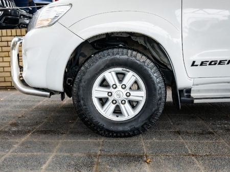 2016-Toyota-Hilux-30-D-4D-4x4-Legend-45-Single-Cab_11