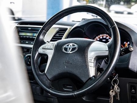 2016-Toyota-Hilux-30-D-4D-4x4-Legend-45-Single-Cab_2