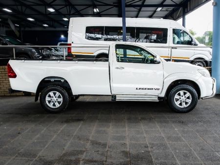 2016-Toyota-Hilux-30-D-4D-4x4-Legend-45-Single-Cab_3