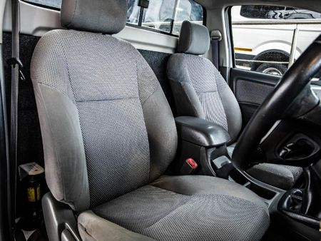 2016-Toyota-Hilux-30-D-4D-4x4-Legend-45-Single-Cab_6
