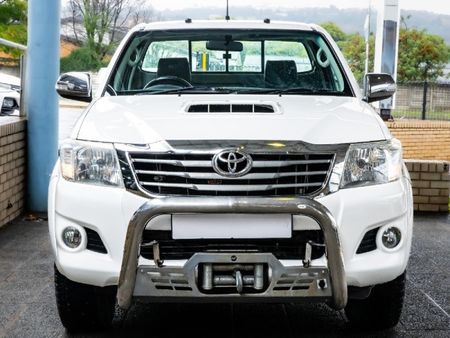 2016-Toyota-Hilux-30-D-4D-4x4-Legend-45-Single-Cab_8