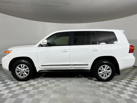 2015-Toyota-Land-Cruiser-200-45-D-V8-VX-Auto_16
