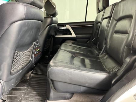 2015-Toyota-Land-Cruiser-200-45-D-V8-VX-Auto_3