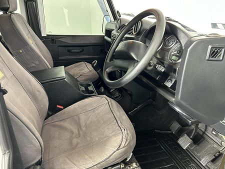 2013-Land-Rover-Defender-110-22D-Station-Wagon_9