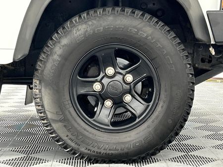 2013-Land-Rover-Defender-110-22D-Station-Wagon_5