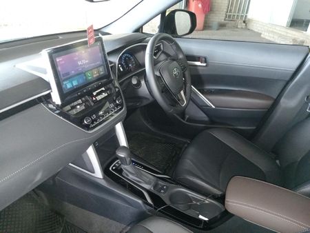 2026-Toyota-Corolla-Cross-18-XR-Hybrid_6