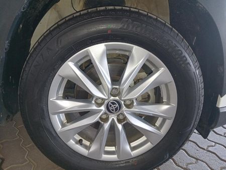 2022-Toyota-Corolla-Cross-18-XI_11