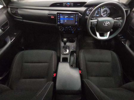 2024-Toyota-Hilux-24GD-6-4x4-Raider-X-Auto-Double-Cab_9