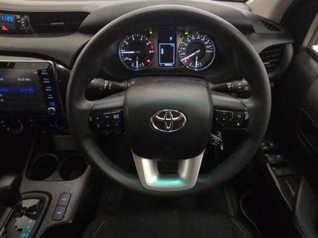 2024-Toyota-Hilux-24GD-6-4x4-Raider-X-Auto-Double-Cab_13