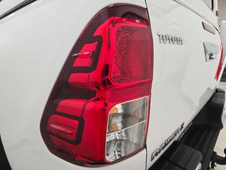 2024-Toyota-Hilux-24GD-6-4x4-Raider-X-Auto-Double-Cab_27