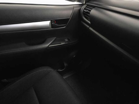 2024-Toyota-Hilux-24GD-6-4x4-Raider-X-Auto-Double-Cab_8