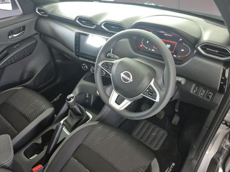 2026-Nissan-Magnite-10T-Acenta_12