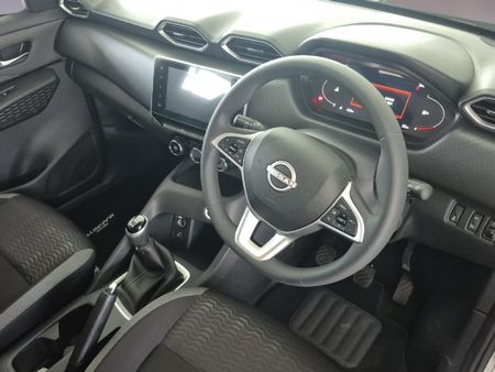 2026-Nissan-Magnite-10T-Acenta_13