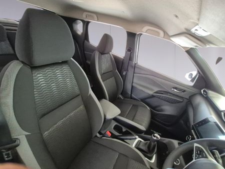 2026-Nissan-Magnite-10T-Acenta_15