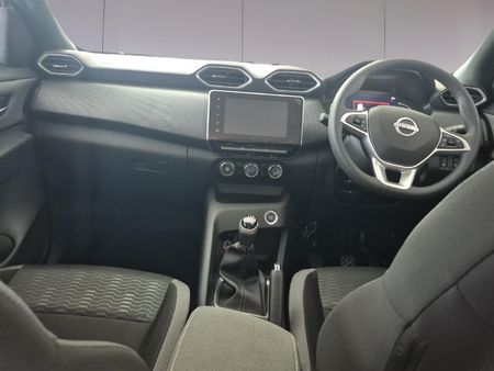 2026-Nissan-Magnite-10T-Acenta_17