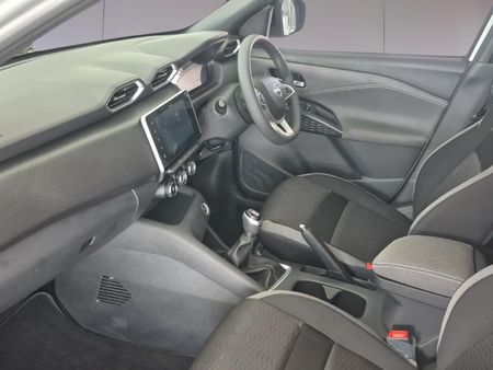 2026-Nissan-Magnite-10T-Acenta_18