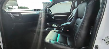 2023-Toyota-Hilux-24-GD-6-Raised-Body-SRX-Auto-Extended-Cab_16