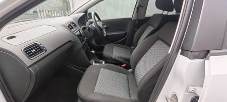 2023-Toyota-Hilux-24-GD-6-Raised-Body-SRX-Auto-Extended-Cab_21