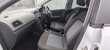 2023-Toyota-Hilux-24-GD-6-Raised-Body-SRX-Auto-Extended-Cab_22
