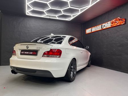 2009-BMW-1-Series-135i-Coupe_4