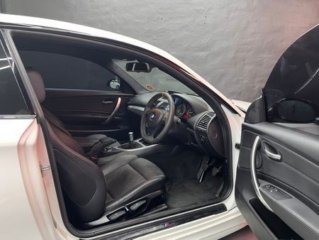 2009-BMW-1-Series-135i-Coupe_6