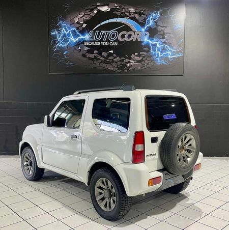 2016-Suzuki-Jimny-13_3
