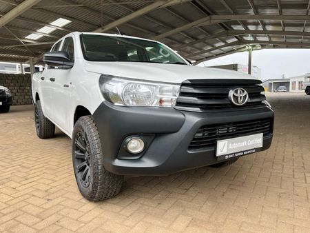 2019-Toyota-Hilux-24-GD-6-SR-4x4-Double-Cab_0