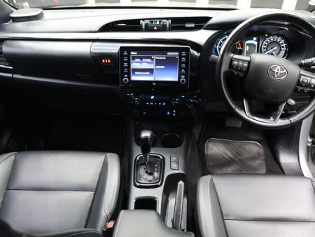 2022-Toyota-Hilux-28-GD-6-Raised-Body-Legend-RS-4x4-Auto-Double-Cab_5