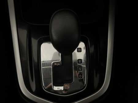 2025-Nissan-Navara-25D-LE-4X2-Double-Cab-Auto_10