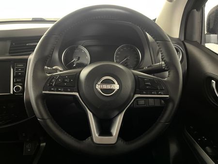 2025-Nissan-Navara-25D-LE-4X2-Double-Cab-Auto_11