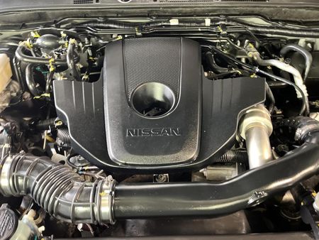 2025-Nissan-Navara-25D-LE-4X2-Double-Cab-Auto_12