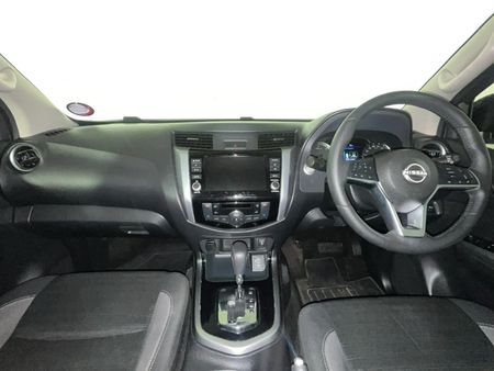 2025-Nissan-Navara-25D-LE-4X2-Double-Cab-Auto_1
