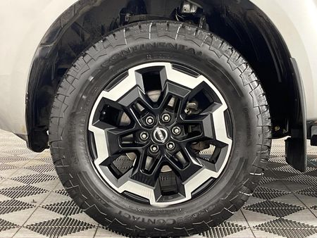 2025-Nissan-Navara-25D-LE-4X2-Double-Cab-Auto_4
