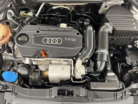 2012-Audi-A1-14-TFSI-3-dr-Ambition_11