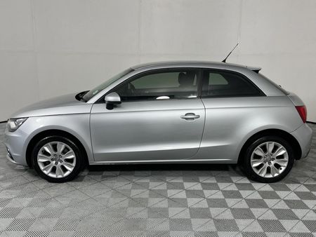 2012-Audi-A1-14-TFSI-3-dr-Ambition_17
