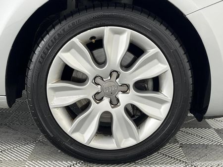 2012-Audi-A1-14-TFSI-3-dr-Ambition_4