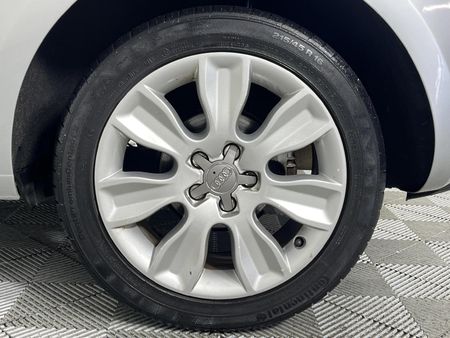 2012-Audi-A1-14-TFSI-3-dr-Ambition_5
