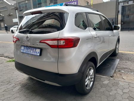 2022-Renault-Triber-10-Expression_5