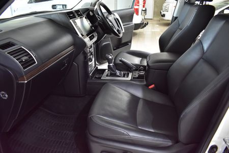 2022-Toyota-Land-Cruiser-Prado-28-GD-VX-L-Auto_10