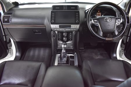 2022-Toyota-Land-Cruiser-Prado-28-GD-VX-L-Auto_15