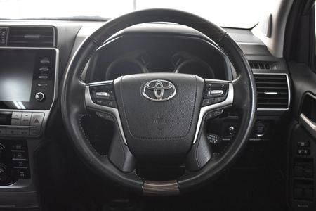 2022-Toyota-Land-Cruiser-Prado-28-GD-VX-L-Auto_16