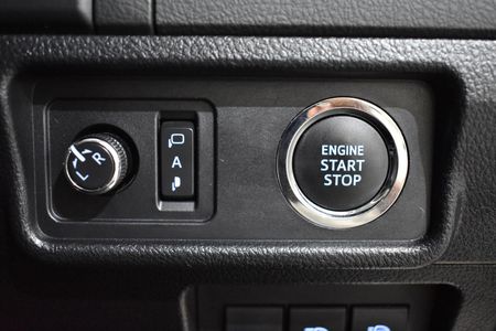 2022-Toyota-Land-Cruiser-Prado-28-GD-VX-L-Auto_25