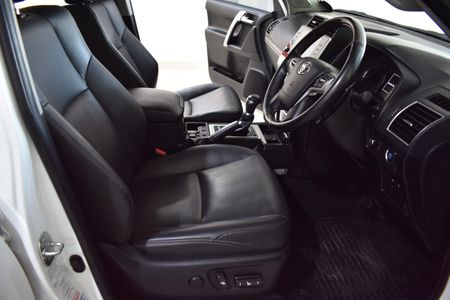 2022-Toyota-Land-Cruiser-Prado-28-GD-VX-L-Auto_8